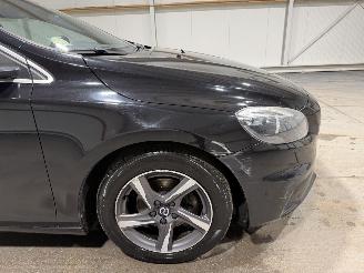 Volvo V-40 2.0D2 88kW R-Design Business picture 13