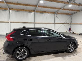 Volvo V-40 2.0D2 88kW R-Design Business picture 4