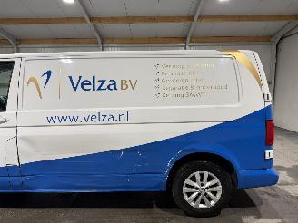 Volkswagen Transporter 2.0TDI 110kW Automaat L2 Highline picture 16