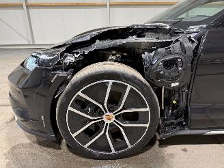 Porsche Taycan Cross Turismo 4 105kWh AWD 320kW Luchtvering Pano picture 15