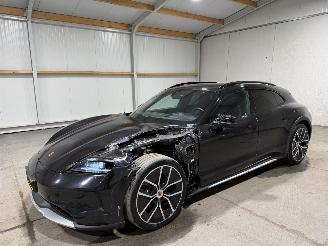 Porsche Taycan Cross Turismo 4 105kWh AWD 320kW Luchtvering Pano picture 9