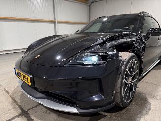 Porsche Taycan Cross Turismo 4 105kWh AWD 320kW Luchtvering Pano picture 24