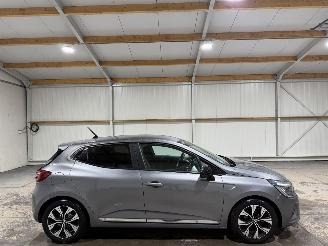Vaurioauto  passenger cars Renault Clio 1.0TCe 67kW Evolution 2023/2