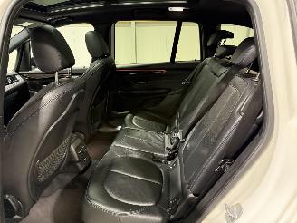 BMW 2-serie 220i 141kW 7-Persoons   Automaat High Executive picture 36