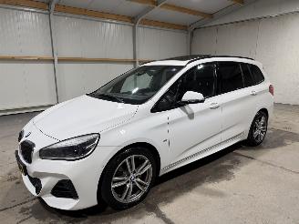 BMW 2-serie 220i 141kW 7-Persoons   Automaat High Executive picture 9