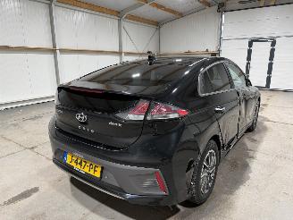 Hyundai Ioniq 38kWh 100kW Automaat Premium EV picture 6