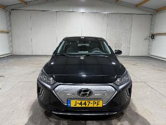 Hyundai Ioniq 38kWh 100kW Automaat Premium EV picture 4
