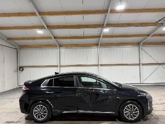Schadeauto Hyundai Ioniq 38kWh 100kW Automaat Premium EV 2020/12