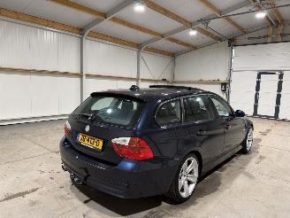 BMW 3-serie 325i 160kW Automaat High Executive picture 6