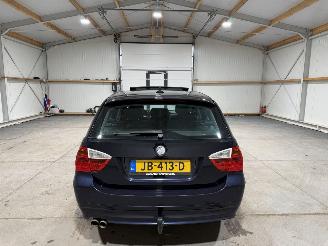 BMW 3-serie 325i 160kW Automaat High Executive picture 7