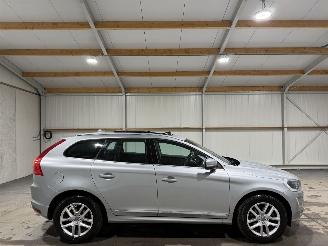 Vaurioauto  passenger cars Volvo Xc-60 2.0D4 140kW Airco FWD Polar+ Camera 2017/4