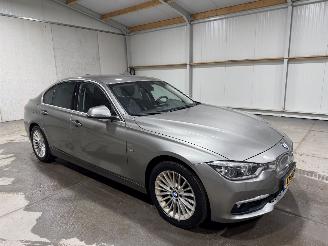 BMW 3-serie 320i 135kW Automaat Luxury Edition picture 2