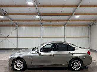 BMW 3-serie 320i 135kW Automaat Luxury Edition picture 8