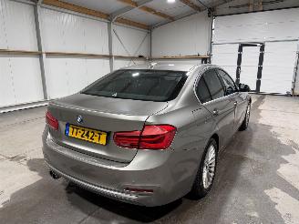 BMW 3-serie 320i 135kW Automaat Luxury Edition picture 6
