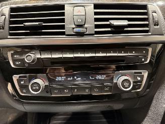 BMW 3-serie 320i 135kW Automaat Luxury Edition picture 20