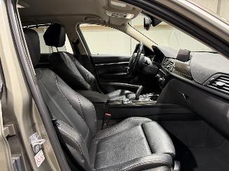BMW 3-serie 320i 135kW Automaat Luxury Edition picture 24