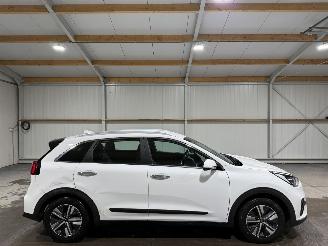 Schadeauto Kia Niro 1.6GDI Hybrid 77kW Automaat DynamicLine 2021/4