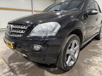 Mercedes M-klasse 320CDI 165kW Automaat Airco Luchtvering Navi AWD picture 24