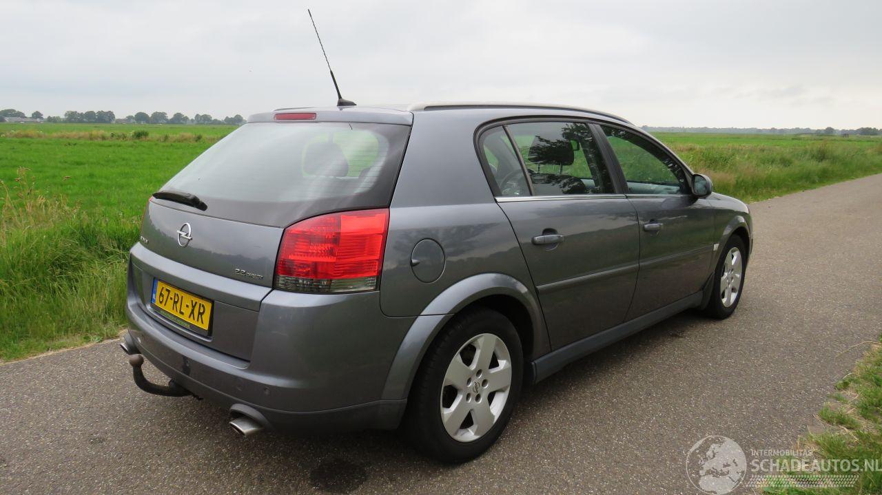 Opel Signum 2.2 16v Automaat Cosmo Navigatie  Airco   2005 5drs