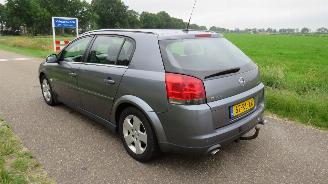 Opel Signum 2.2 16v Automaat Cosmo Navigatie  Airco   2005 5drs picture 10