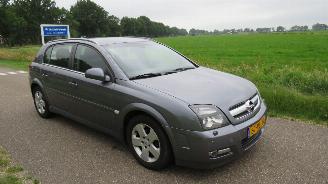 Opel Signum 2.2 16v Automaat Cosmo Navigatie  Airco   2005 5drs picture 18