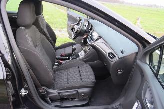 Opel Astra SPORTS TOURER+ 1.0 77kw 105pk  Business+  Euro 6 Navigatie Clima  2016 picture 5