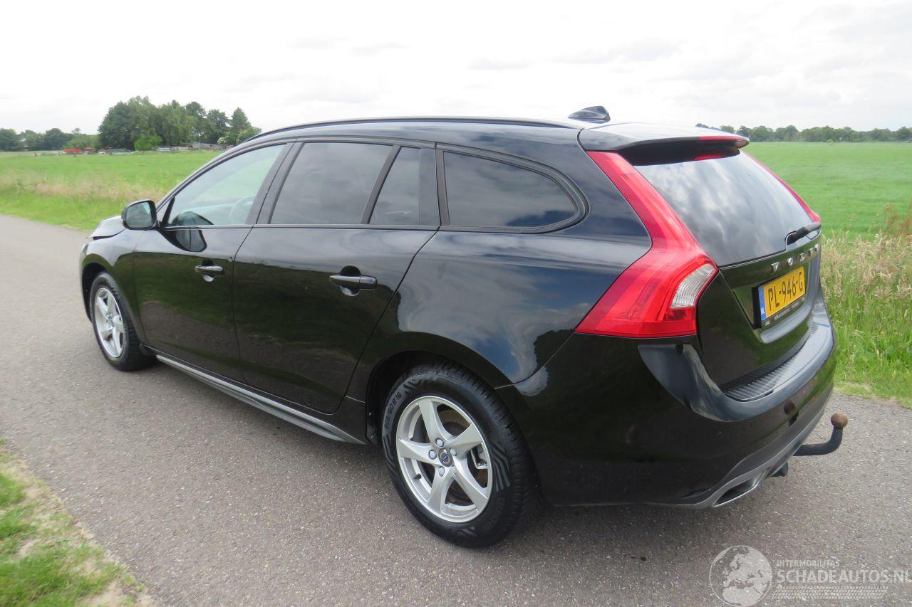 Volvo V-60 2.0 D 120 pk  Pular+ Dynamic  Euro 6 schuifdak Leer  Camera Navigatie  2017