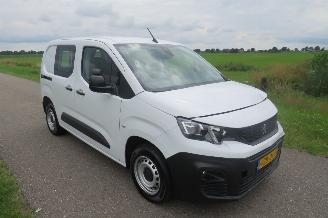 damaged commercial vehicles Peugeot Partner 1.5 HDi Airco Navigatie  Schuifdeur  2023-10  70.000km 2023/10