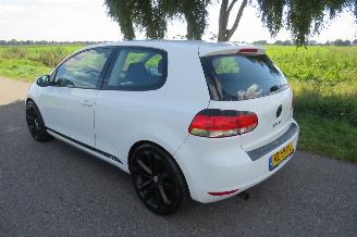 damaged passenger cars Volkswagen Golf 1.4 Easyline 2009 80pk Camera Navigatie  Airco 2009/4
