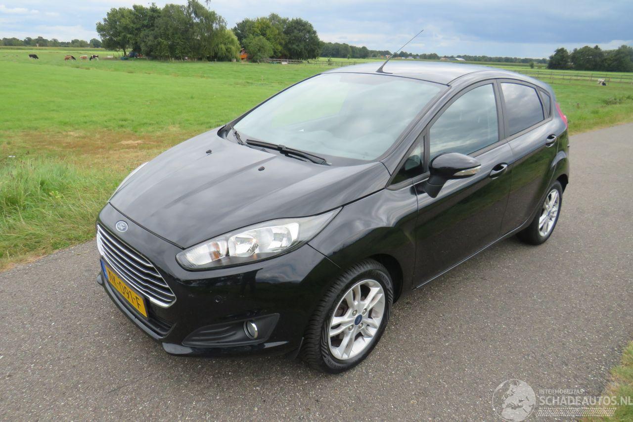 Ford Fiesta 1.0 80pk Titanium 12-2014 Navigatie Airco 5drs  topstaat
