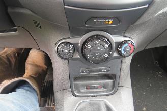 Ford Fiesta 1.0 80pk Titanium 12-2014 Navigatie Airco 5drs  topstaat picture 20