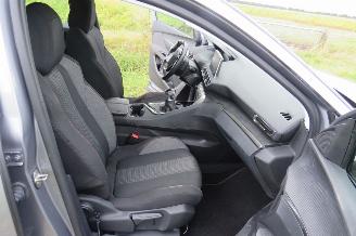 Peugeot 3008 1.2 131pk!! Pure Tech Active Pack 65.000km nap Camera Navigatie  2021 Euro6 picture 6