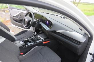 Opel Astra SPORTS TOURER 1.2 Turbo Edition 110pk 2025  27.000km nap Camera Navi Stoelverwarming vol optie picture 2