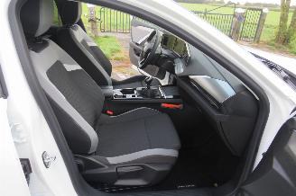 Opel Astra SPORTS TOURER 1.2 Turbo Edition 110pk 2025  27.000km nap Camera Navi Stoelverwarming vol optie picture 4