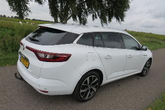 Renault Mégane 1.3 116pk  TCe Bose Navigatie Sport stoelen  186.000km nap Leer Sport [  2020 picture 2