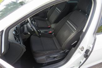Volkswagen Golf 7  1.2 86pk TSi Cup 5drs 205.000km Topstaat  2014 Airco verwarmde stoelen picture 16