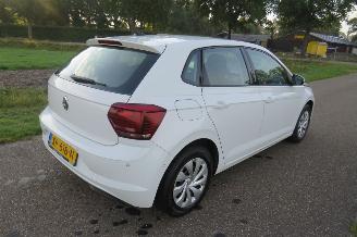 damaged passenger cars Volkswagen Polo 1.0 TSI 5drs  Comfortline  Navigatie Camera   2019 Topstaat 2019/7