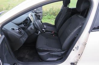 Renault Clio 1.5 DCI Eco Expression   205.000km nap Navigatie Airco  2015 Topstaat picture 3