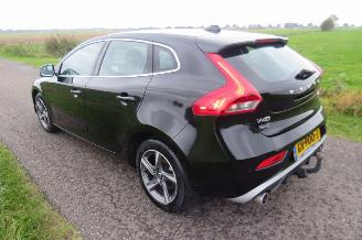  Volvo V-40 2.0 D2 R Design 120pk 180.000km nap Camera Navie Leer Stoelverwarming 2015-09 2015/9