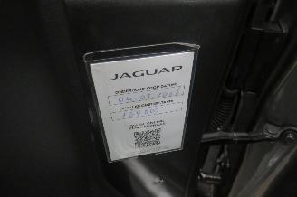 Jaguar F-Pace 2.0D 180pk Automaat Portofolio 4 AWD Panoramadak  [ splinter nieuwe Motor bij 137.000 km SUV picture 25