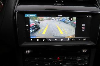 Jaguar F-Pace 2.0D 180pk Automaat Portofolio 4 AWD Panoramadak  [ splinter nieuwe Motor bij 137.000 km SUV picture 13