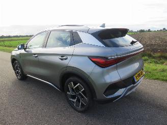 Damaged car BYD Atto 3 Design 60 Suv  12-2022  Elektrisch Suv Leer camera [ auto loopt en rijd 2022/12