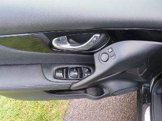 Nissan Qashqai 1.6 163pk Tekna SUV 160.000km nap Camera  leer Panoramadak  Stoelverwarming 2015 picture 17