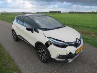 Renault Captur 0.9 Tce  75.000KM nap Camera Navigatie Clima  2017 [ nieuwstaat picture 8