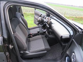 Citroën C4 cactus 1.2 Pure Cactus 1.2 pure tech live 2016  Airco  parkeerschade bumper  achter picture 4
