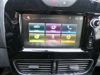Renault Clio 0.9 TCe Zen 2019  Navigatie Airco   [ parkeerschade Bumper picture 16