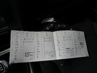 BMW 1-serie 116 2.0 122pk 5drs Business Line 2011  Airco Navigatie   216.000km topstaat picture 13