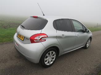 krockskadad bil auto Peugeot 208 1.2 VTI 82PK  126.000km Nap 5Drs Airco  2013 2013/3