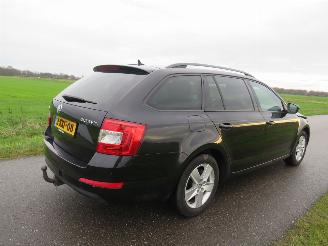 Damaged car Skoda Octavia 1.2 TSi Greentech Active Edition  Camera Navigatie Clima Stoelverwarming 2014/5