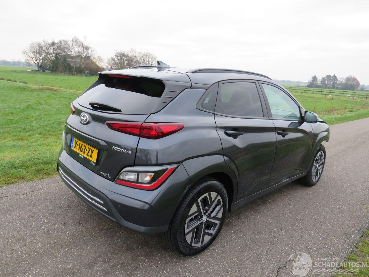 Hyundai Kona 39 kw Automaat Elektrisch 2021 40.000km Camera Navigatie stoelverwarmig nieuwstaat